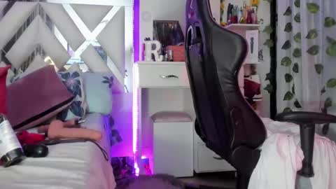 Snapshot of reina_love2 chatting on 01.15.25 Reina online show from 01.15.25