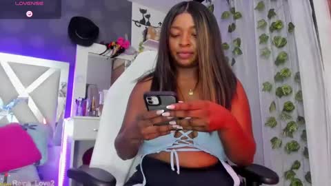 Snapshot of reina_love2 chatting on 01.22.25 Reina online show from 01.22.25