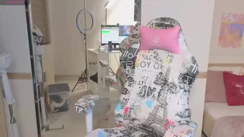 Snapshot of relax_time_ chatting on 09.28.25 Anna online show from 09.28.25