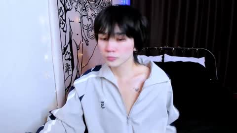 Snapshot of rennuts chatting on 01.04.25 rennuts online show from 01.04.25