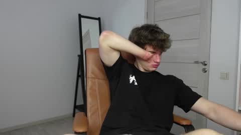 Snapshot of ricky_becko chatting on 10.08.25 RICKY BECKO online show from 10.08.25