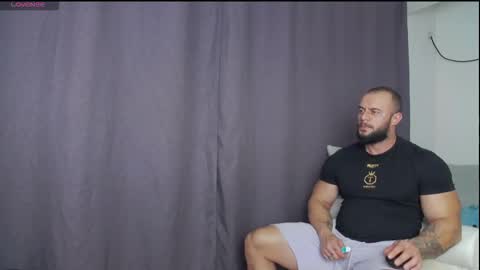 Snapshot of rickymiami1 chatting on 09.17.25 rickymiami1 online show from 09.17.25