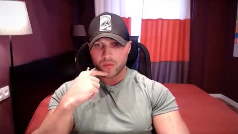 Snapshot of rikadler chatting on 10.12.25 rikadler online show from 10.12.25