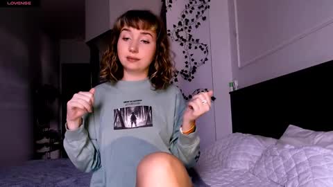 Snapshot of riri_rich chatting on 12.22.24 Rita online show from 12.22.24