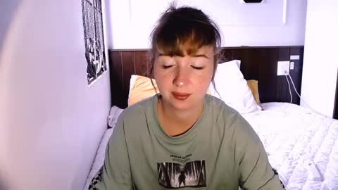 Snapshot of riri_rich chatting on 03.09.25 Rita online show from 03.09.25