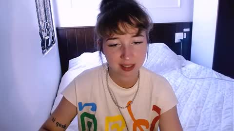 Snapshot of riri_rich chatting on 03.12.25 Rita online show from 03.12.25