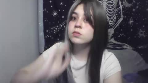 Snapshot of rivadeneira222 chatting on 09.24.25 PeachSalinger online show from 09.24.25