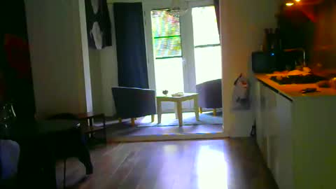 Snapshot of rober10000 chatting on 10.12.25 rober10000 online show from 10.12.25