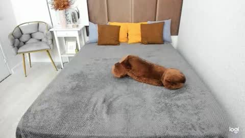 Snapshot of robertamorelly chatting on 10.30.25 Betty online show from 10.30.25