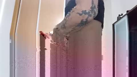 Snapshot of robertogonzalezpolonio15 chatting on 11.15.25 uracan online show from 11.15.25