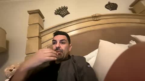 Snapshot of roblatino12 chatting on 12.14.24 roblatino12 online show from 12.14.24