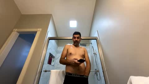 Snapshot of roblatino12 chatting on 02.01.25 roblatino12 online show from 02.01.25