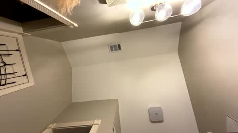 Snapshot of roblatino12 chatting on 02.11.25 roblatino12 online show from 02.11.25