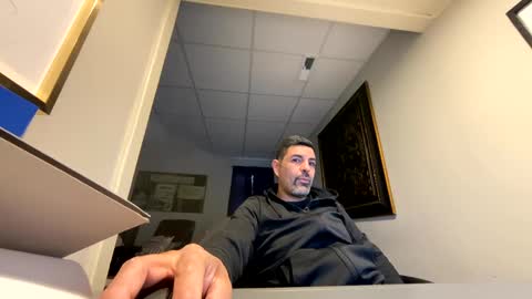 Snapshot of roblatino12 chatting on 02.14.25 roblatino12 online show from 02.14.25