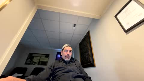 Snapshot of roblatino12 chatting on 02.17.25 roblatino12 online show from 02.17.25