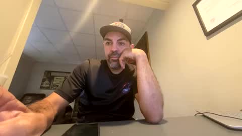 Snapshot of roblatino12 chatting on 02.28.25 roblatino12 online show from 02.28.25