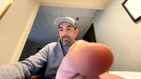 Snapshot of roblatino12 chatting on 10.21.25 roblatino12 online show from 10.21.25