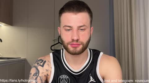 Snapshot of rodrigoveira chatting on 01.19.25 Rodrigo online show from 01.19.25