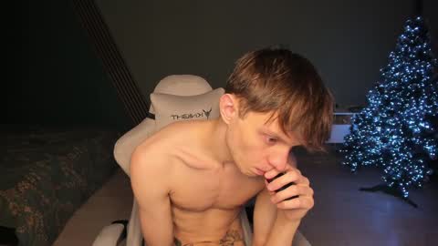 Snapshot of romeo_mercy chatting on 01.03.25 Romeo online show from 01.03.25