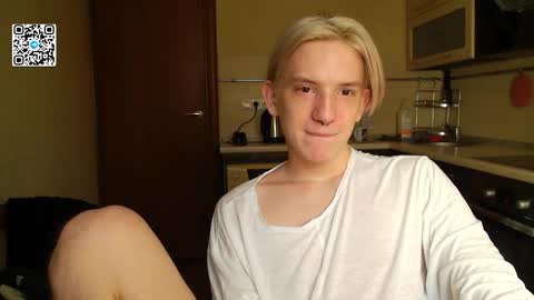 Snapshot of ron_vilss chatting on 10.17.25 Ron online show from 10.17.25