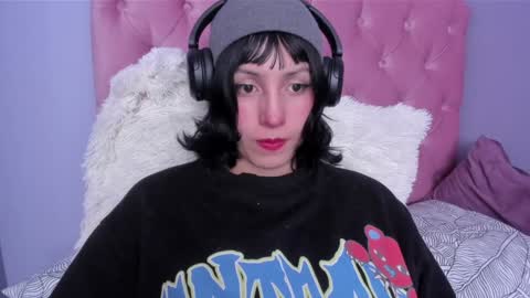 Snapshot of room312_ chatting on 12.24.24 Twelve 3 Inst Twelve 312002 Twitter Room312 2002 online show from 12.24.24