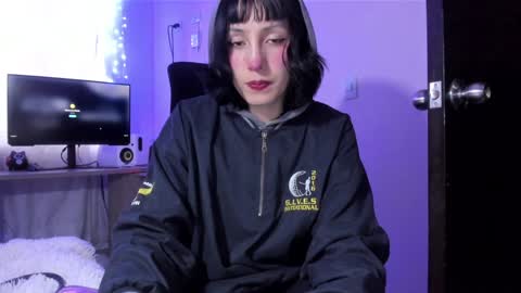 Snapshot of room312_ chatting on 12.29.24 Twelve 3 Inst Twelve 312002 Twitter Room312 2002 online show from 12.29.24