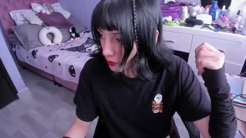 Snapshot of room312_ chatting on 03.09.25 Twelve 3 Inst Twelve 312002 Twitter Room312 2002 online show from 03.09.25