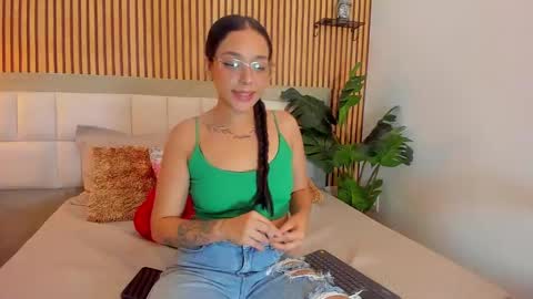 roseaurora online show from 10.08.25