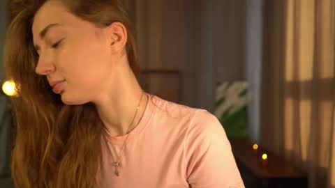 Snapshot of rosellegaeta chatting on 10.27.25 Elsa online show from 10.27.25