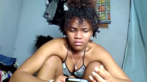 Snapshot of rosia22 chatting on 09.21.25 rosia22 online show from 09.21.25