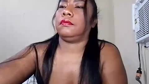 Snapshot of rosmerynava chatting on 03.10.25 rosmerynavarro online show from 03.10.25