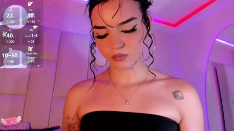 Snapshot of rosselfinoll chatting on 12.20.24 Rossel online show from 12.20.24