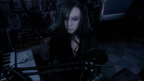 Snapshot of rotten_dreams chatting on 02.17.25 rot online show from 02.17.25