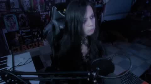 Snapshot of rotten_dreams chatting on 02.17.25 rot online show from 02.17.25