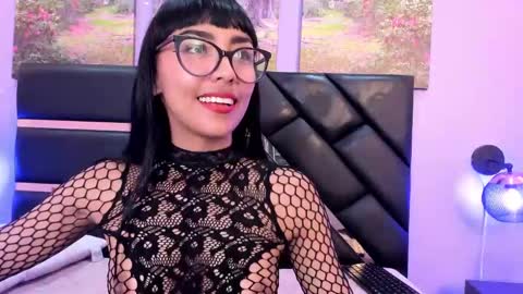 Snapshot of roulyy chatting on 01.11.25  JESSY ROULY online show from 01.11.25