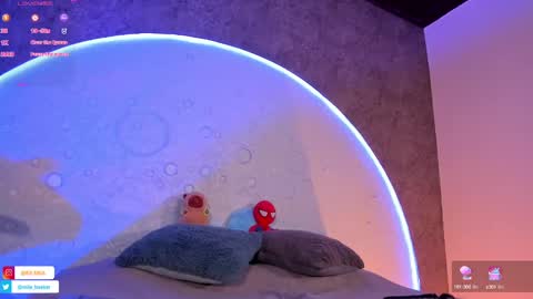 Snapshot of roxxxevelvet chatting on 02.21.25 Roxx IG online show from 02.21.25