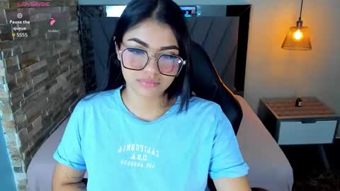 Snapshot of roxxybloom chatting on 11.07.25 roxxybloom online show from 11.07.25