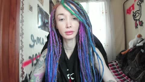 Snapshot of roxy_silver chatting on 12.16.24 Roxy online show from 12.16.24