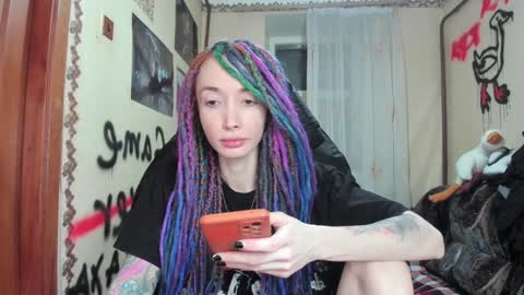 Snapshot of roxy_silver chatting on 12.17.24 Roxy online show from 12.17.24