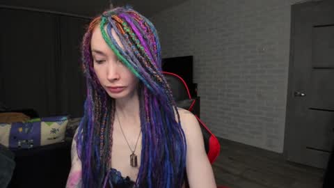 Snapshot of roxy_silver chatting on 12.17.24 Roxy online show from 12.17.24