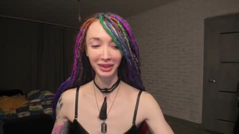Snapshot of roxy_silver chatting on 12.22.24 Roxy online show from 12.22.24