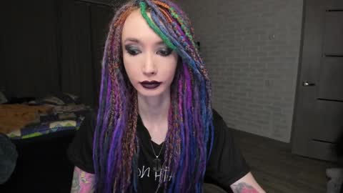 Snapshot of roxy_silver chatting on 01.09.25 Roxy online show from 01.09.25