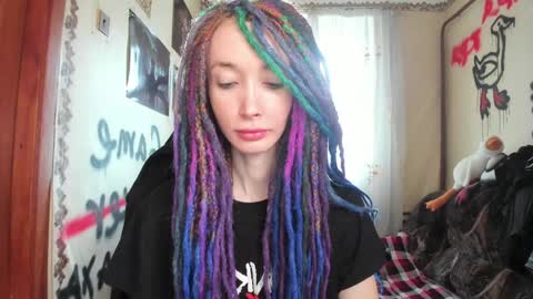 Snapshot of roxy_silver chatting on 01.22.25 Roxy online show from 01.22.25