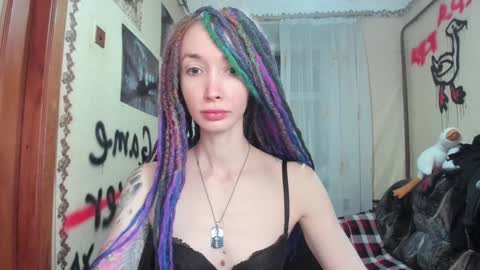 Snapshot of roxy_silver chatting on 01.22.25 Roxy online show from 01.22.25