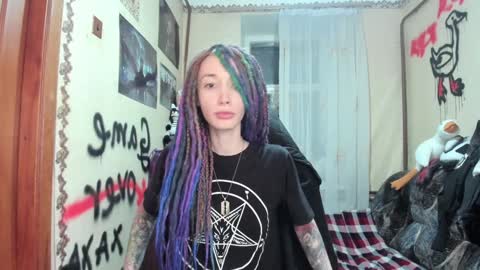 Snapshot of roxy_silver chatting on 01.23.25 Roxy online show from 01.23.25