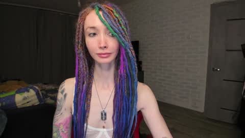 Snapshot of roxy_silver chatting on 01.28.25 Roxy online show from 01.28.25