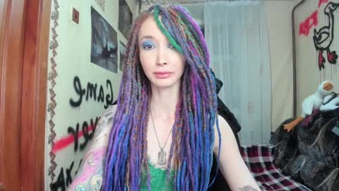 Snapshot of roxy_silver chatting on 02.02.25 Roxy online show from 02.02.25