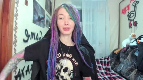 Snapshot of roxy_silver chatting on 02.08.25 Roxy online show from 02.08.25