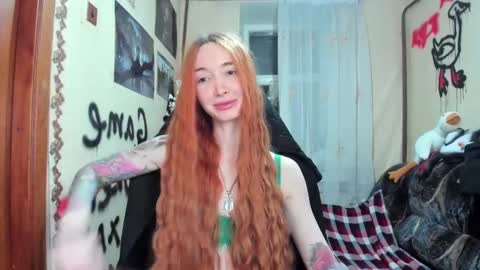 Snapshot of roxy_silver chatting on 02.14.25 Roxy online show from 02.14.25