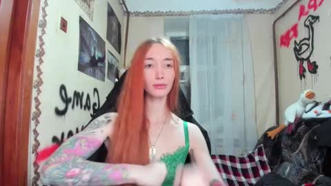 Snapshot of roxy_silver chatting on 02.15.25 Roxy online show from 02.15.25